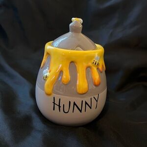 Disney Winnie the Pooh hunny pot w/lid, missing spoon excellent condition